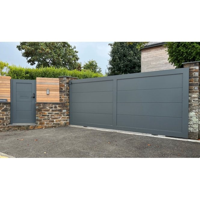 ARDEN GATES ARDEN GATES The Framed Wide Board Aluminium Gate